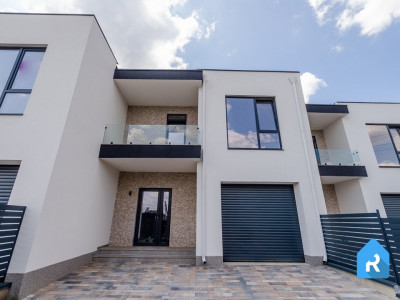 Casă de tip townhouse în Ialoveni, 145 mp + 3 ari. 