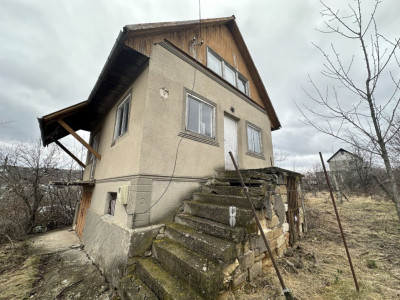 Spre vanzare casa de tip vilă în Ialoveni, 50 mp+6 ari!