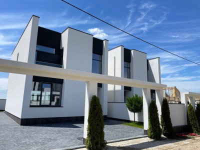 Duplex în 2 nivele, 150 mp+3 ari, Durlesti, str. Rezistenței.