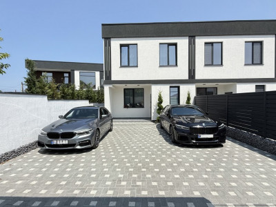 TownHouse modern cu reparație în Durlești.