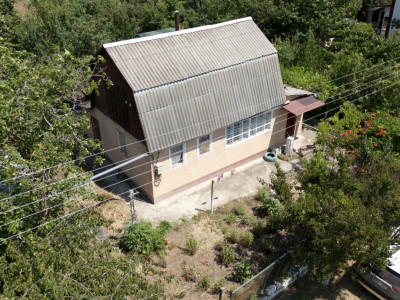 Vila de vanzare în Onițcani, 75 mp + 6,20 ari.