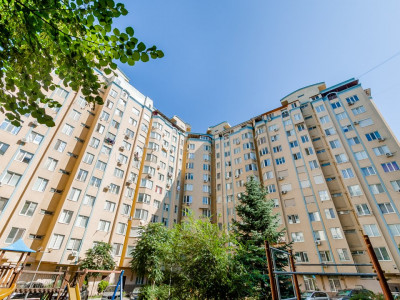Chirie, apartament cu 2 camere și living! Botanica, Cuza Vodă 1, vizavi de parc!