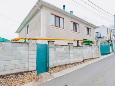 Идивидуальный дом, расположенный в городе Крикова, на улице Ветеранилор.