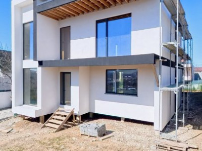 Casă în stil scandinav, 2 nivele, 220 mp, 3 dormitoare, Băcioi. 