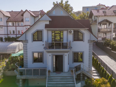 Casă în 3 niveluri, str. Calea Unirii, Durlești, 180m2 + 6 ari, reparație euro.