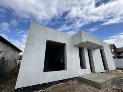 Casă individuală în stil Hi-Tech – Dumbrava, str. Sfânta Maria, 180 mp+6 ari. 