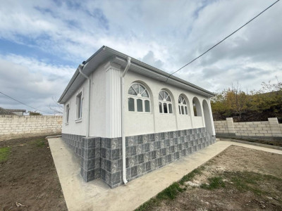 🏡 Casă de vânzare – orașul Sîngera, str. Fîntîna Schinului  📐 Suprafața: 70 m²