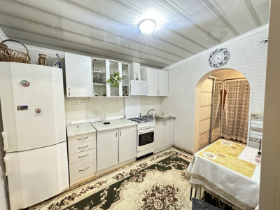 Spre închiriere casă, Telecentru, Schinoasa Deal.