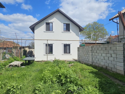Casă nefinisată, 92 mp + 3 ari, str. Salcuta, Buiucani
