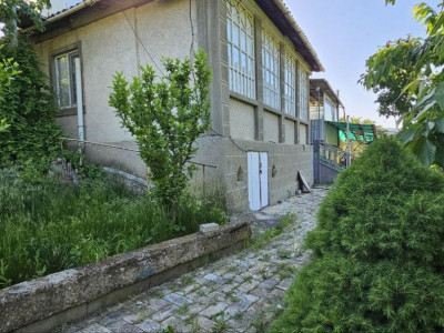Casă cu teren 12 ari Durlesti, Centru, str-la Milescu Spataru