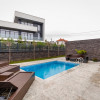 Casă hi-tech cu piscină în Colonita–confort, stil și eleganță în fiecare detaliu imaginea mica 3 Casă hi-tech cu piscină în Colonita–confort, stil și eleganță în fiecare detaliu thumb 3
