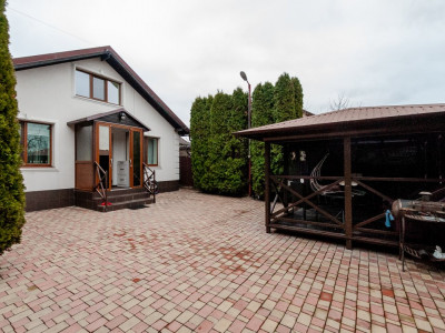 Casă individuală de vânzare în Bubuieci, 90 mp + 2 ari.