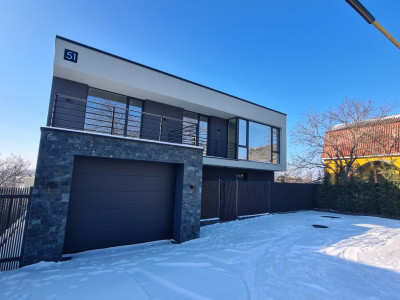 Casa în stil Hi-tech, Tohatin, 10 km de Chisinau.