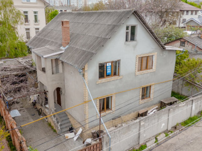 Casă fără reparație spre vânzare în zona Mălina Mică!