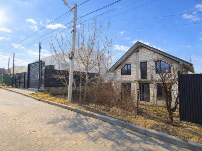 Casa de vanzare în Bubuieci, 130 mp + 3,5 ari.