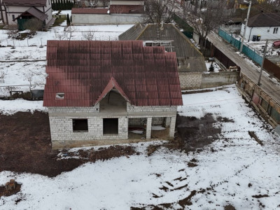 Casa de vânzare la Sîngera.