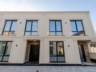 Продажа таунхауса с частичным ремонтом в Дурлештах.