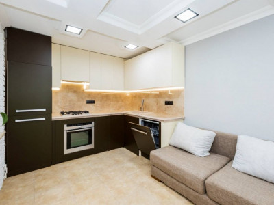 Două camere și living strada Calea Ieșilor 