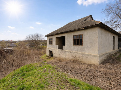 Casă de vanzare în or. Strășeni, s. Roșcani, 120 mp + 8 ari!