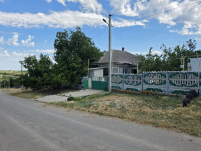 Casă de 98 mp în s. Crețoaia, teren 24 ari – la doar 29 km de Chișinău!