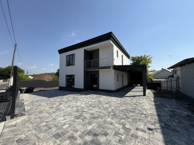 Casă de vanzare în Băcioi, prima linie–160 mp, 5 ari, variantă albă 