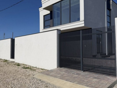 Casă modernă în Poiana Domnească, 180 mp + 4 ari. 