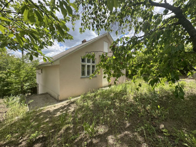 Vânzare vilă cu 2 nivele, Răzeni, 25 km de Chișinău.