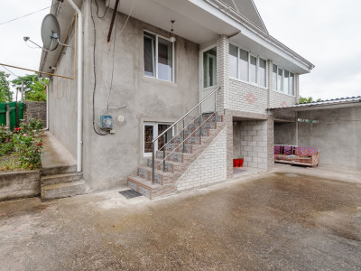 Casa de vânzare în Micăuți, 175 mp + 10 ari.