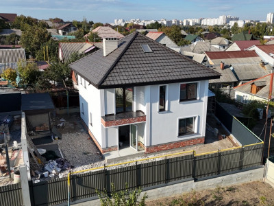 Casă individuală în 2 nivele, 150 mp + 3 ari, Durlești, str. Cișmelelor.