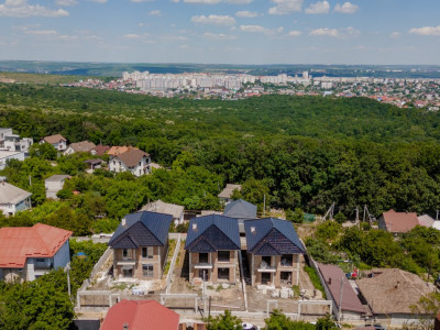 Spre vânzare – 3 case noi pe 4 ari fiecare, variantă albă, Durlești