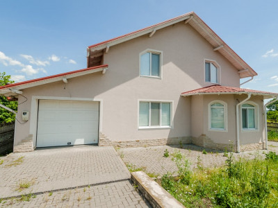 De vânzare casă cu reparație nouă în Sireți, 