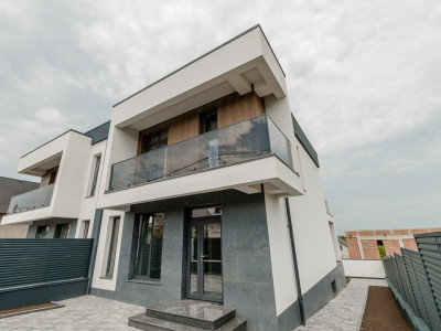 Duplex , Cricova str. Codrilor 260m2. Pret negociabil.