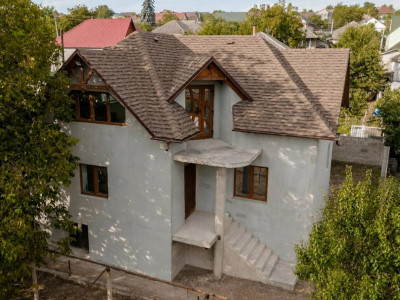 Casă spațioasă de vânzare în Malcoci, varianta alba