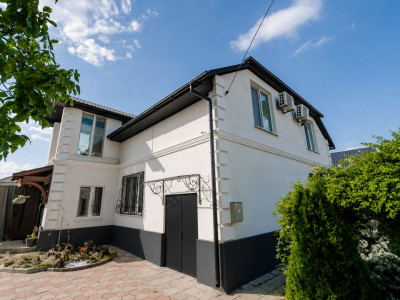 Casă în 2 nivele in Ciorescu