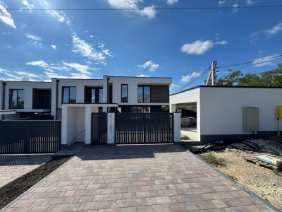 Townhouse de vânzare în Grătiești – 155 m² + 2 ari teren
