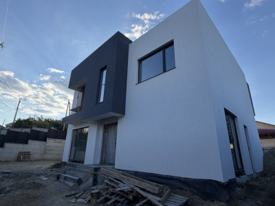 Casă Hi-Tech cu 2 nivele, 220 m² + 4 ari | Truşeni