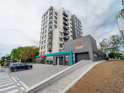 Apartament cu 2 camere si living. Euroreparatie