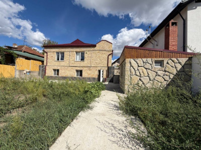 Casă 800 m² pe teren 7 ari