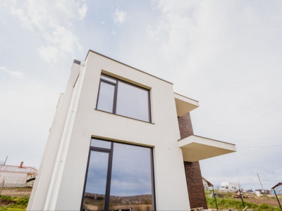 Casă de 177 mp + teren 7 ari, Dănceni, str. Olimpicilor, lângă lac