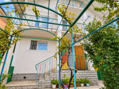 Casă individuală de 220 mp, 3 nivele, teren 3,5 ari – Rîșcani, str. Petricani
