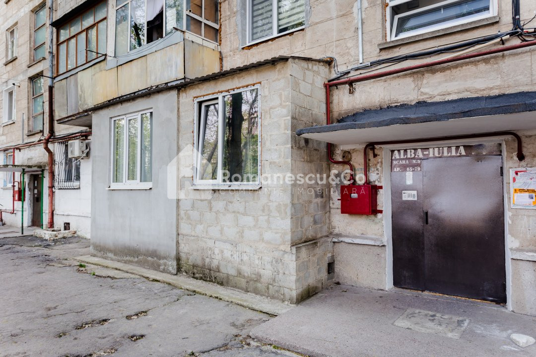 Vînzare spațiu pentru birou, Alba Iulia, prima linie, posibil în rate. 13