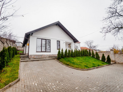 Продается одноэтажный дом в Дурлештах, 145 кв.м.+ 6 соток.