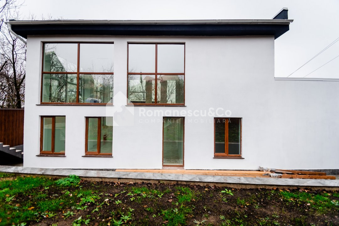 Просторный дом с ремонтом в Дурлешты, 260 кв.м.+ 4 сотки земли. 14