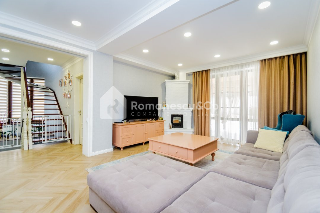 Vânzare casă în 2 niveluri, 220 mp+8 ari, Dumbrava, str. Durlești! 14
