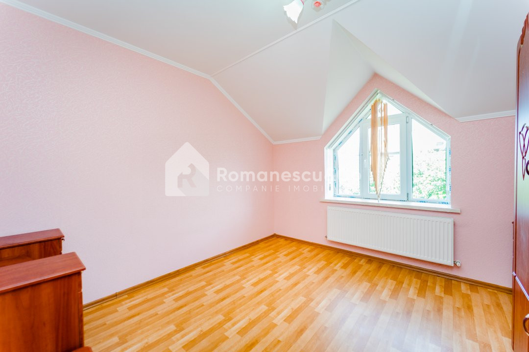Spre vânzare casă cu 3 dormitoare în Ialoveni, teren 9,5 ari, 140 mp. 18