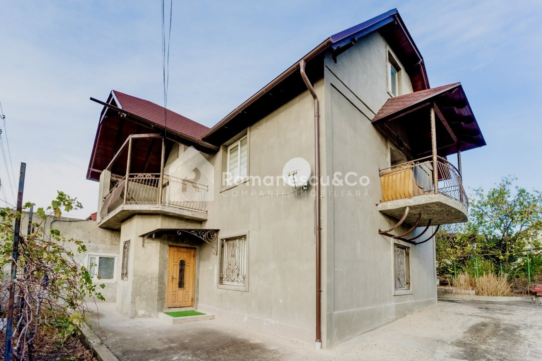Vânzare casă cu două nivele, 200 mp, 4,8 ari, Codru. 1